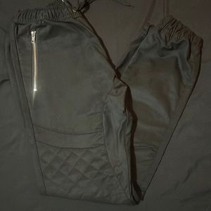 Unlimited Patience joggers size M